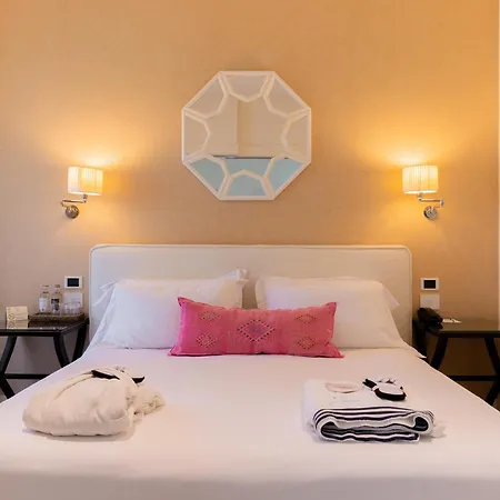 Hotel California Park 4*